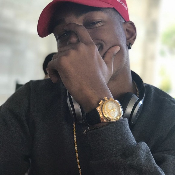 Meet your Posher, Luis - Picture 1 of 1